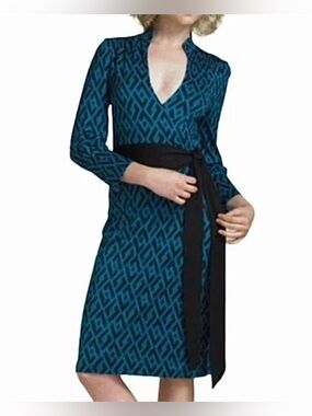 LN WOMENS SMALL 4 (bust 36”) DIANE VON FURSTENBERG 100% SILK TESSA WRAP DRESS